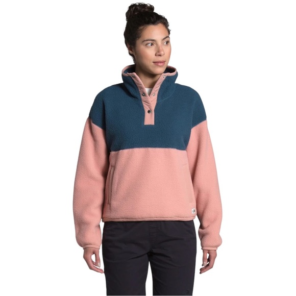 The North Face Tops - The North Face Cragmont 1/4 Snap Fleece top NWT